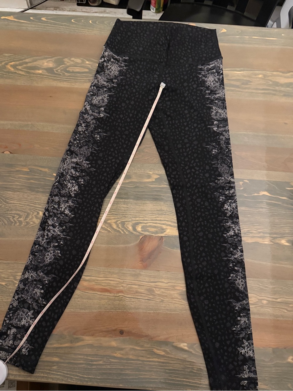 lululemon athletica Black white and Gray lace flower floral Patterned Leggings - Picture 5 of 5